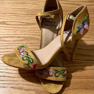 Hippie Laundry (Vivienne) Faux Suede Embroidered Mustard Yellow Pumps